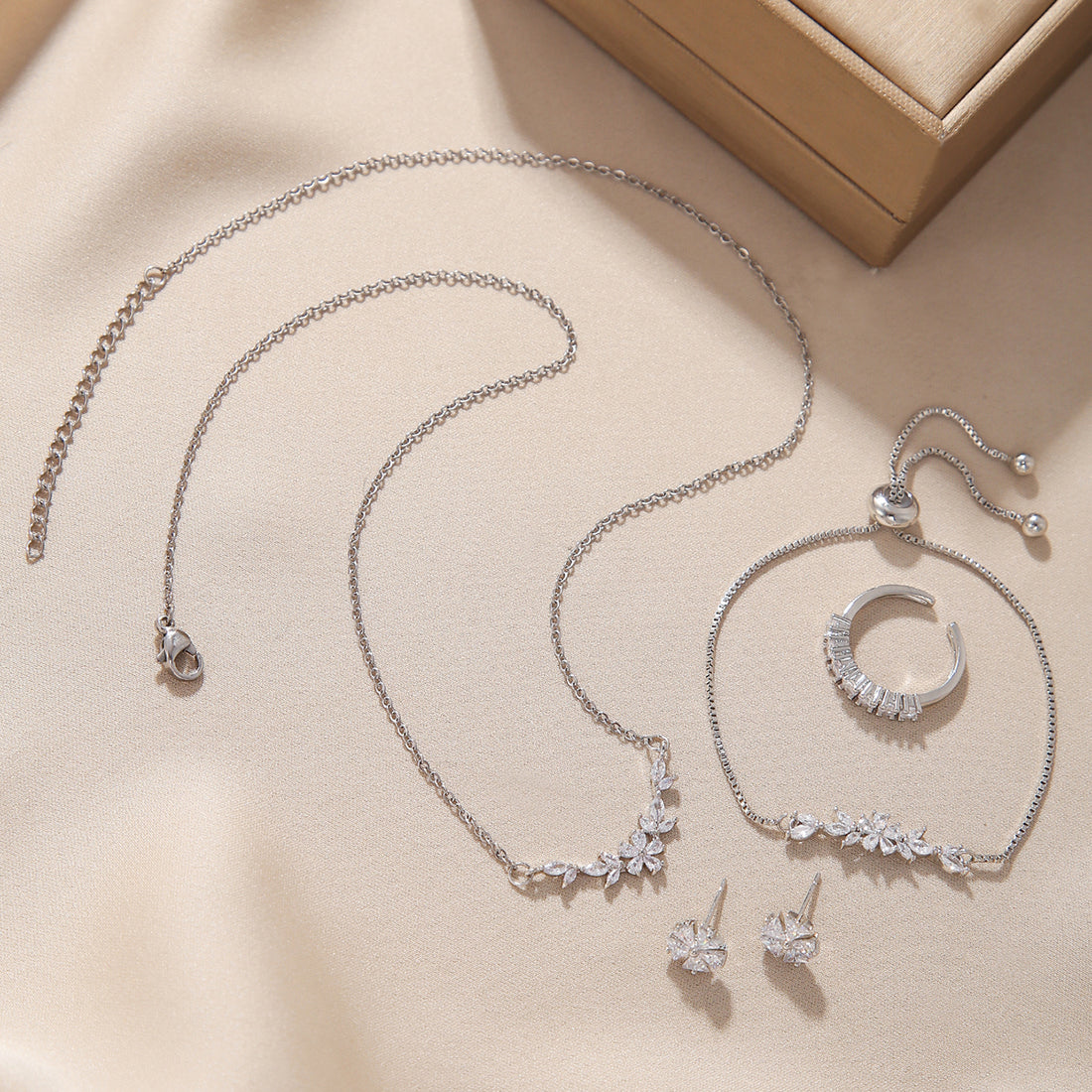 Simple Elegant Zircon Inlaid Jewelry Set Silver Flower Necklace Exquisite Earrings Bracelet Ring Suitable For Women&
